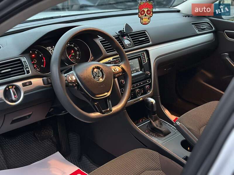 Седан Volkswagen Passat 2016 в Виннице