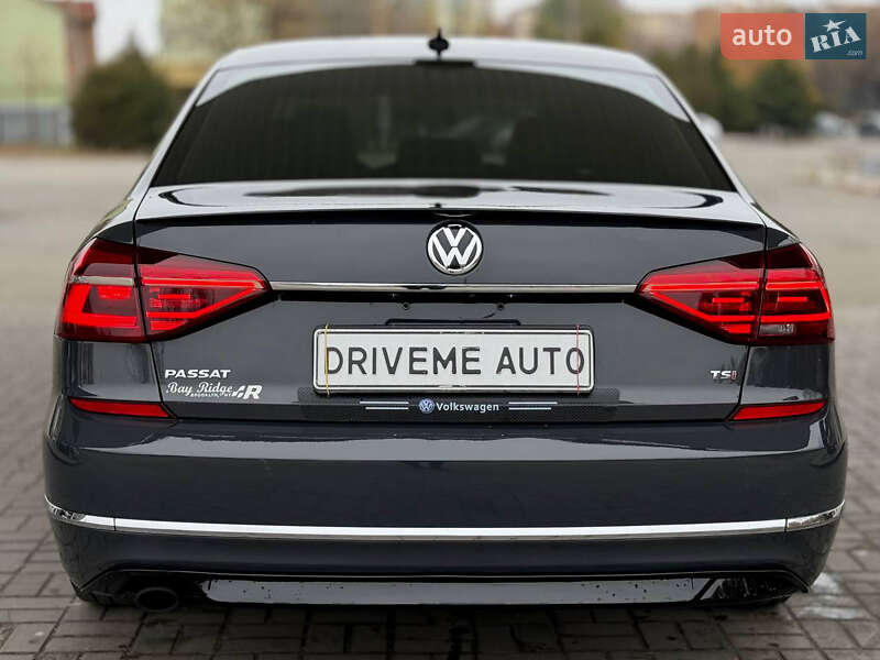 Седан Volkswagen Passat 2017 в Днепре