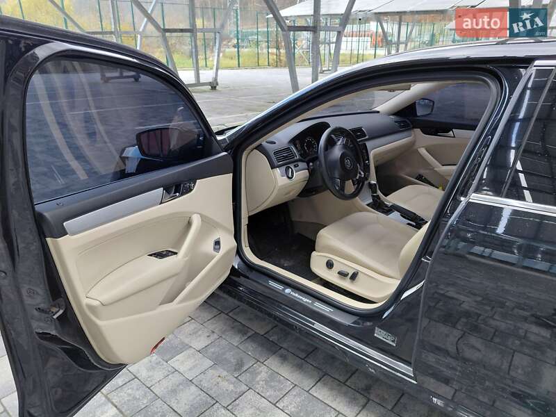 Седан Volkswagen Passat 2012 в Львове