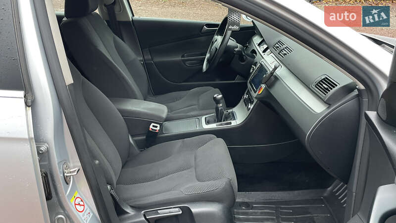 Универсал Volkswagen Passat 2010 в Житомире