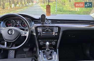 Універсал Volkswagen Passat 2015 в Чернівцях