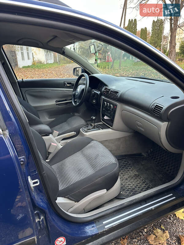 Универсал Volkswagen Passat 2002 в Стрые