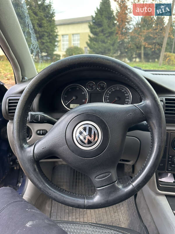 Универсал Volkswagen Passat 2002 в Стрые