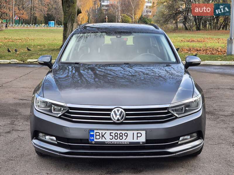 Универсал Volkswagen Passat 2015 в Ровно