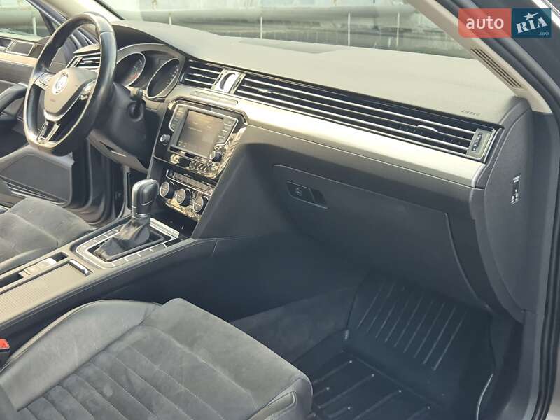 Универсал Volkswagen Passat 2015 в Ровно