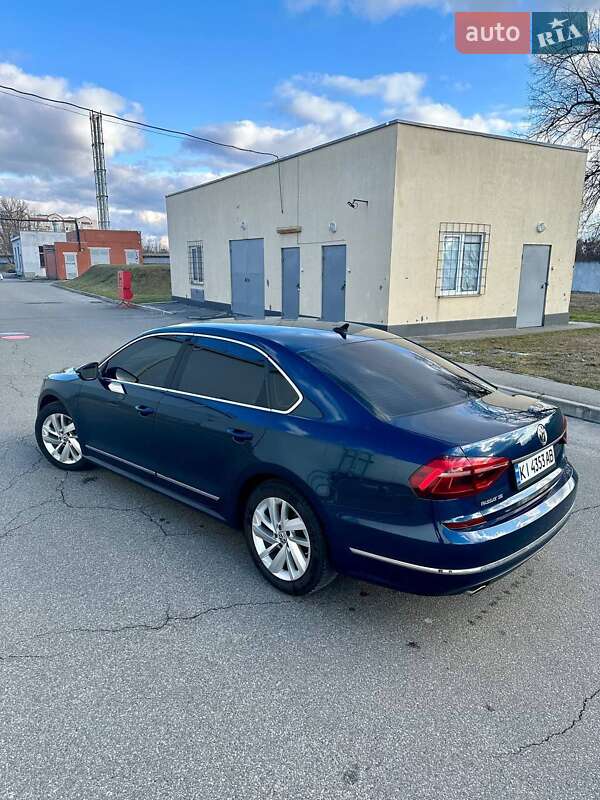 Седан Volkswagen Passat 2017 в Львове
