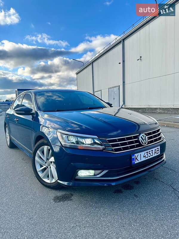 Седан Volkswagen Passat 2017 в Львове