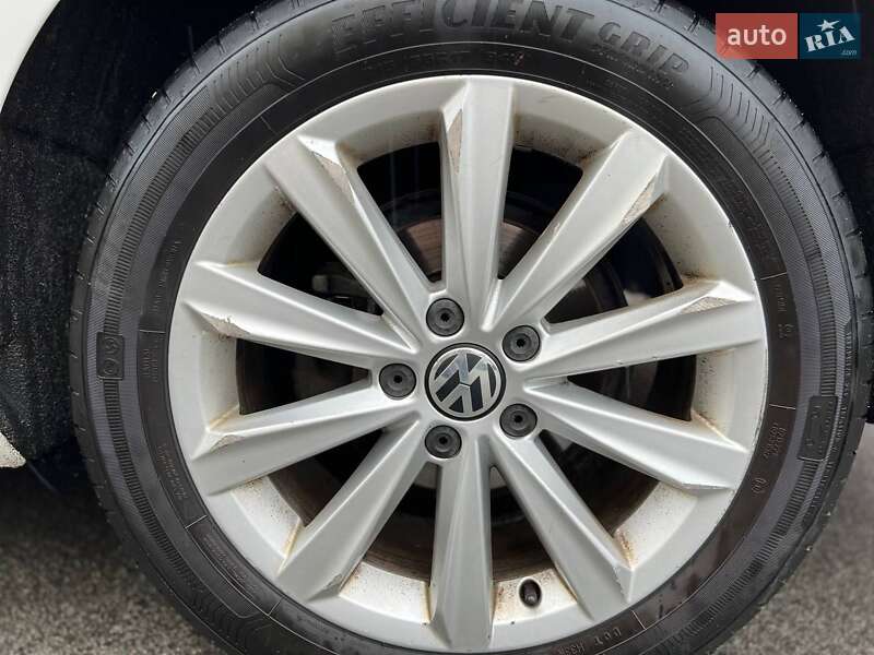 Седан Volkswagen Passat 2012 в Киеве