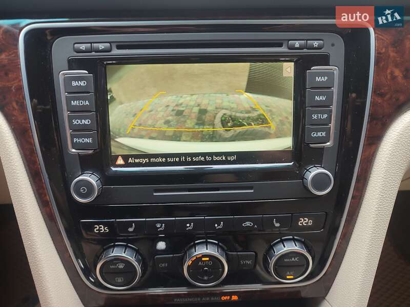 Седан Volkswagen Passat 2012 в Киеве