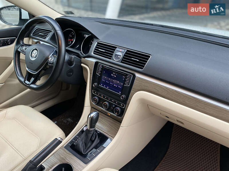 Седан Volkswagen Passat 2017 в Киеве