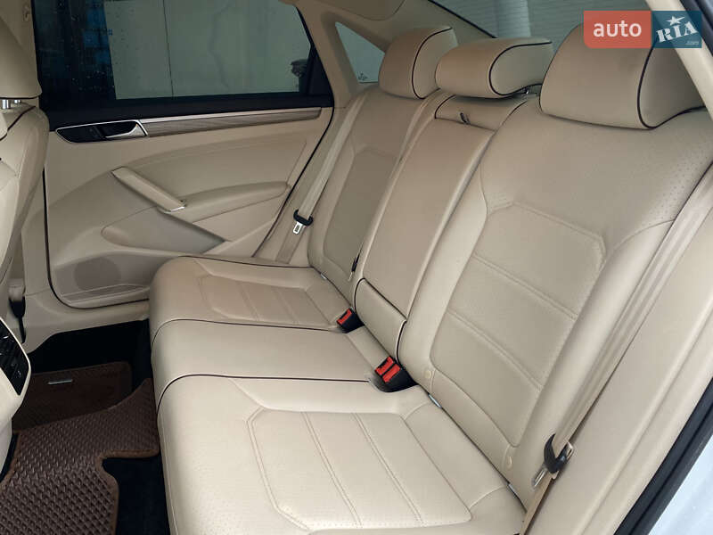 Седан Volkswagen Passat 2017 в Киеве