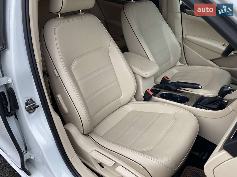 Седан Volkswagen Passat 2017 в Киеве