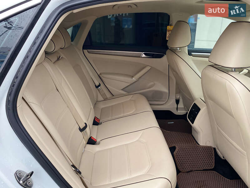 Седан Volkswagen Passat 2017 в Киеве