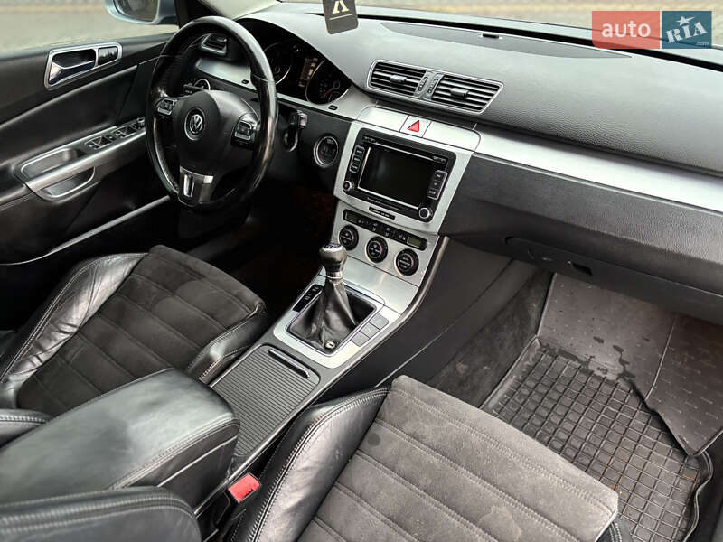 Седан Volkswagen Passat 2006 в Ужгороде