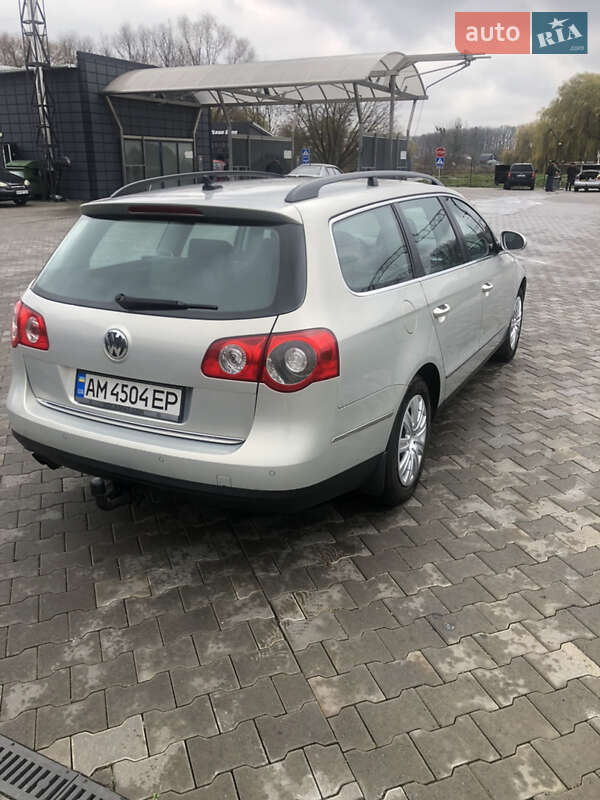 Универсал Volkswagen Passat 2009 в Звягеле