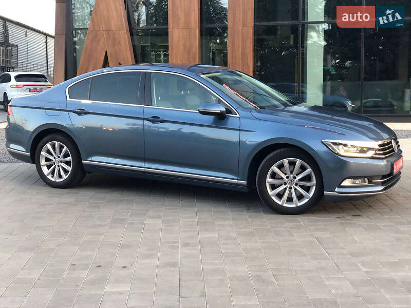 Седан Volkswagen Passat 2016 в Луцке