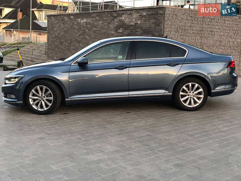 Седан Volkswagen Passat 2016 в Луцке