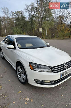 Седан Volkswagen Passat 2012 в Києві
