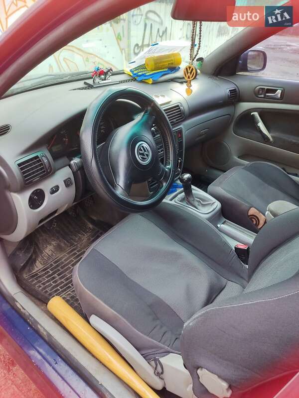 Універсал Volkswagen Passat 1998 в Сумах