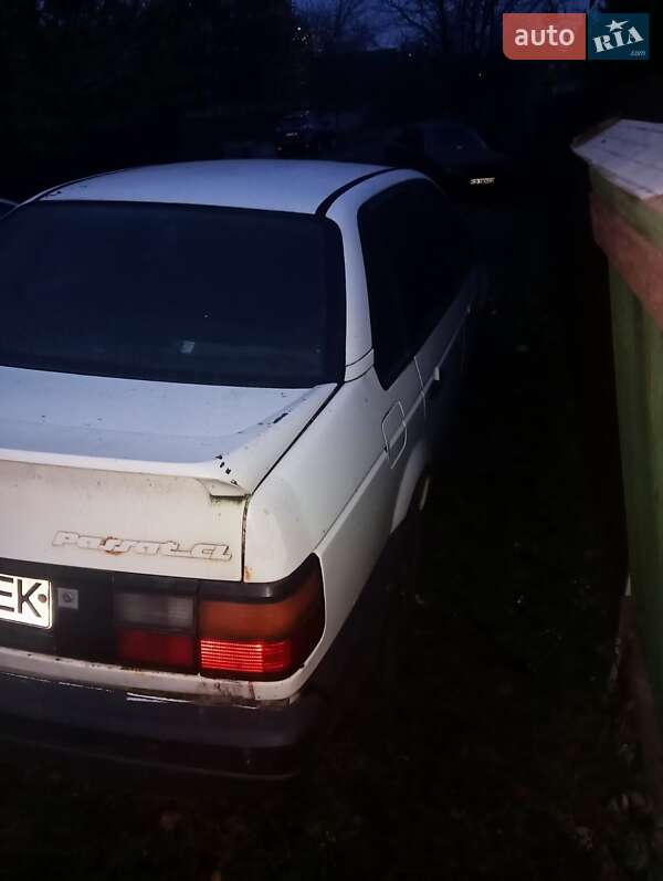 Седан Volkswagen Passat 1989 в Нежине