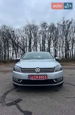 Универсал Volkswagen Passat 2012 в Дубно