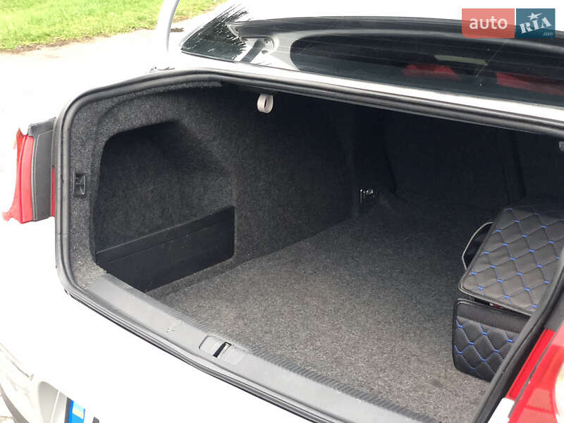 Седан Volkswagen Passat 2005 в Умани