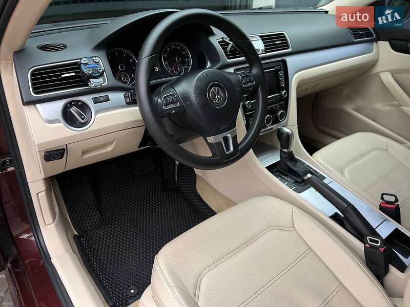 Седан Volkswagen Passat 2012 в Одессе