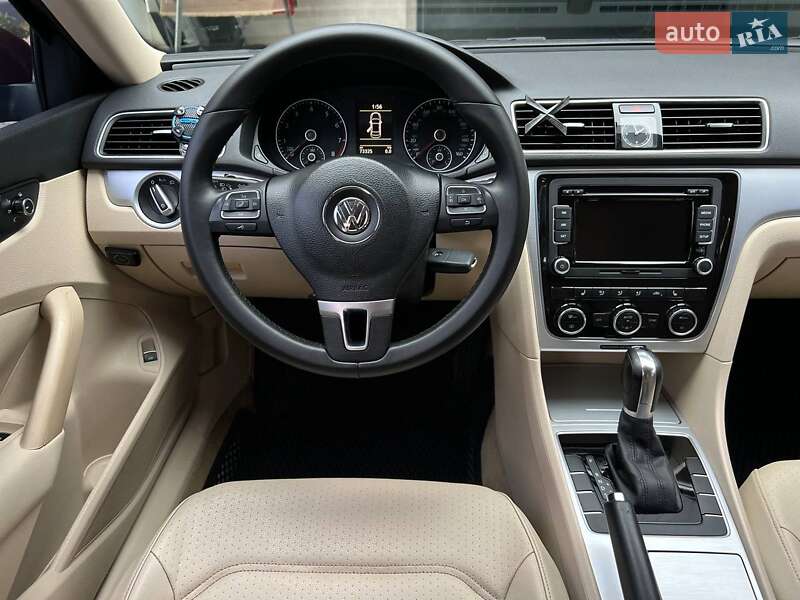 Седан Volkswagen Passat 2012 в Одессе