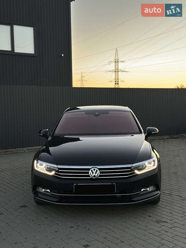 Седан Volkswagen Passat 2016 в Ужгороде