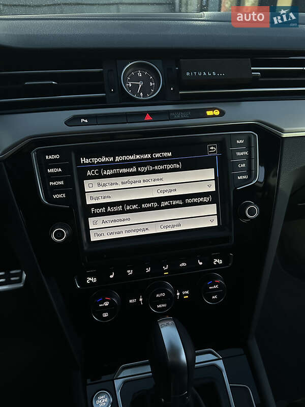 Седан Volkswagen Passat 2016 в Ужгороде