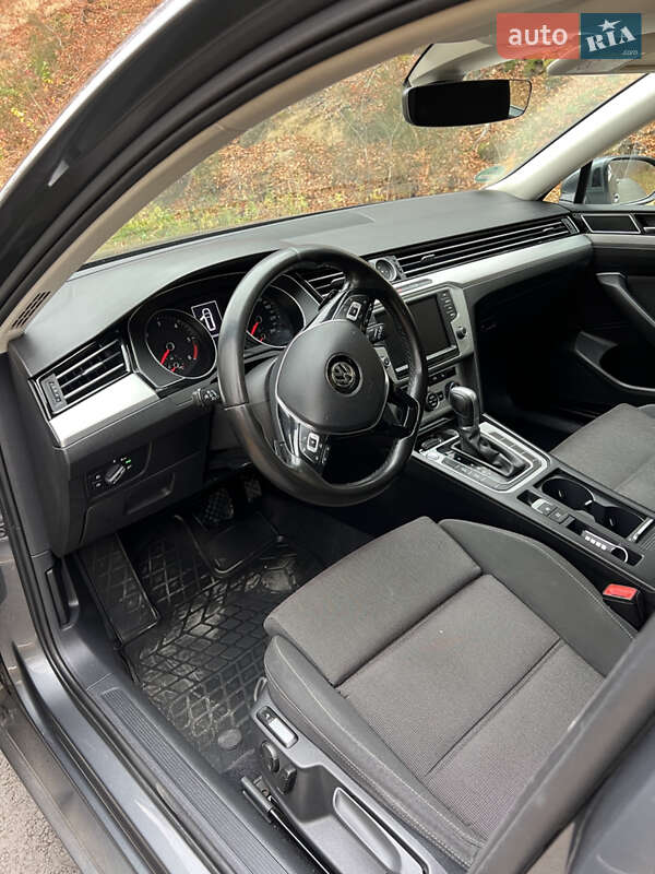 Універсал Volkswagen Passat 2016 в Болехові