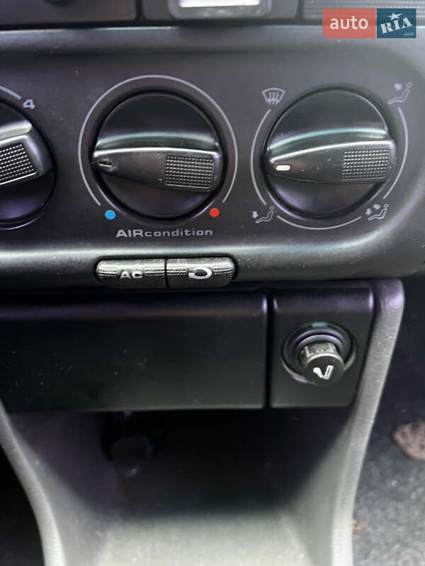 Седан Volkswagen Passat 1996 в Ирпене