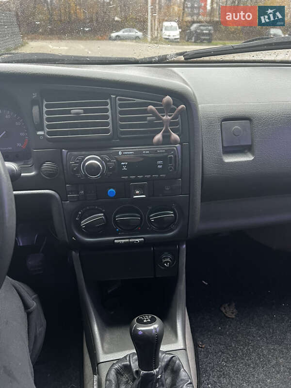 Седан Volkswagen Passat 1996 в Ирпене