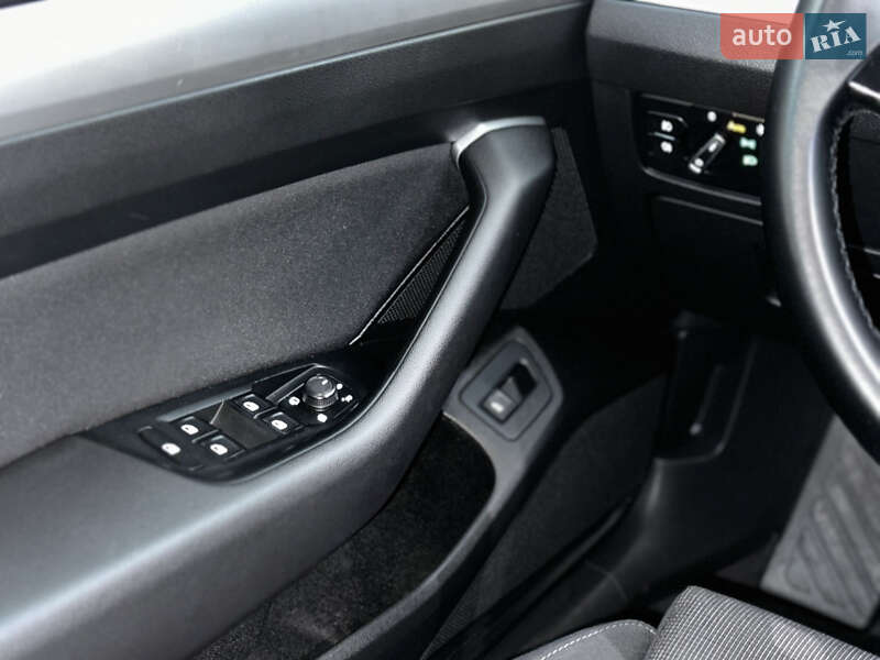 Универсал Volkswagen Passat 2016 в Одессе фото 16 Универсал Volkswagen Passat 2016 в Одессе