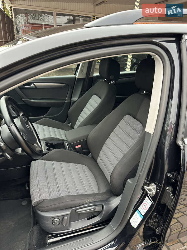 Универсал Volkswagen Passat 2013 в Сваляве