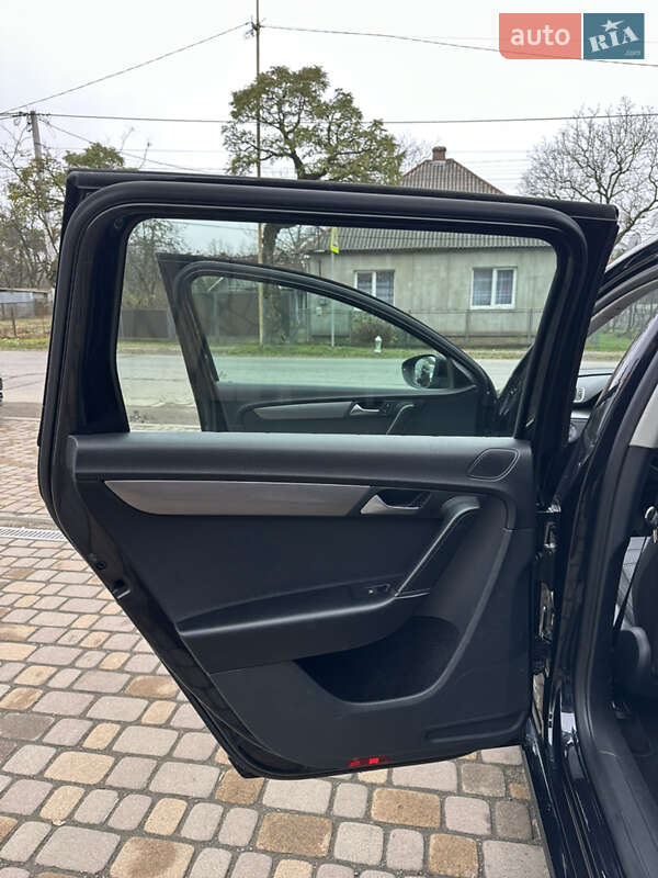 Универсал Volkswagen Passat 2013 в Сваляве