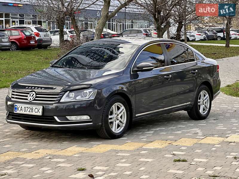 Седан Volkswagen Passat 2011 в Одесі