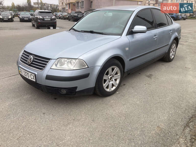 Седан Volkswagen Passat 2001 в Харькове