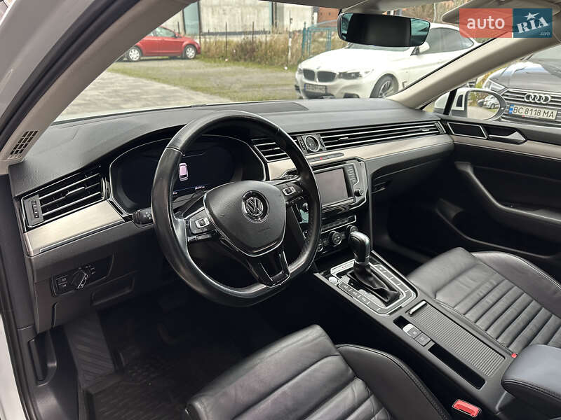 Універсал Volkswagen Passat 2017 в Львові