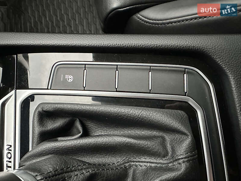 Універсал Volkswagen Passat 2017 в Львові