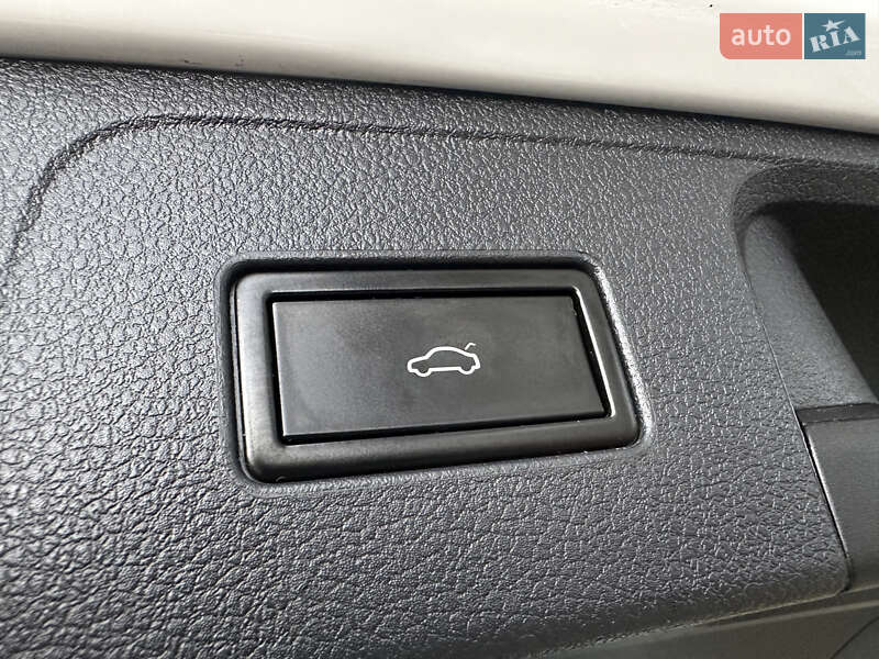 Універсал Volkswagen Passat 2017 в Львові