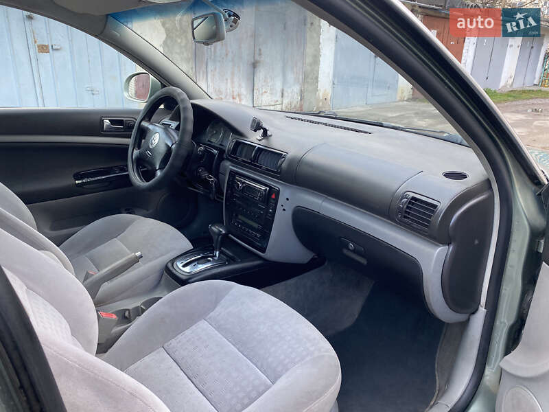 Универсал Volkswagen Passat 2003 в Хмельницком