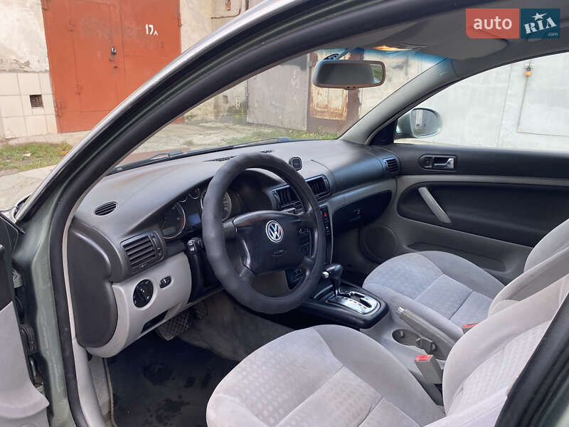 Универсал Volkswagen Passat 2003 в Хмельницком