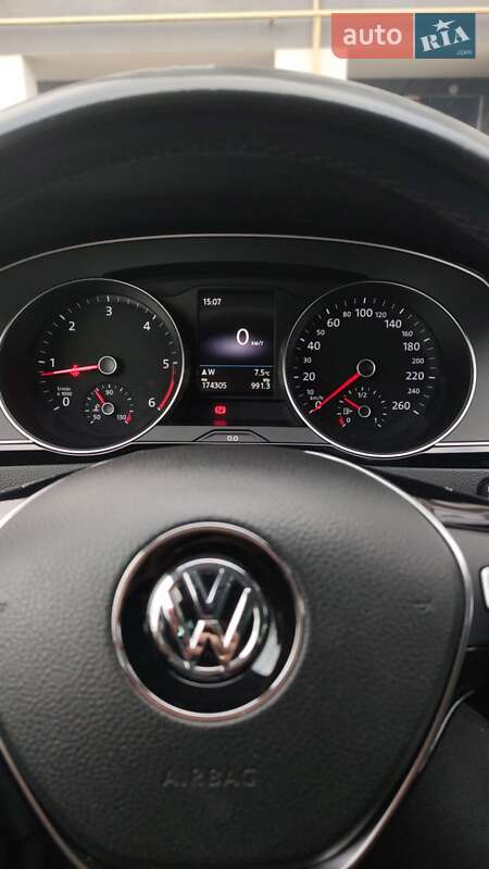 Універсал Volkswagen Passat 2018 в Львові