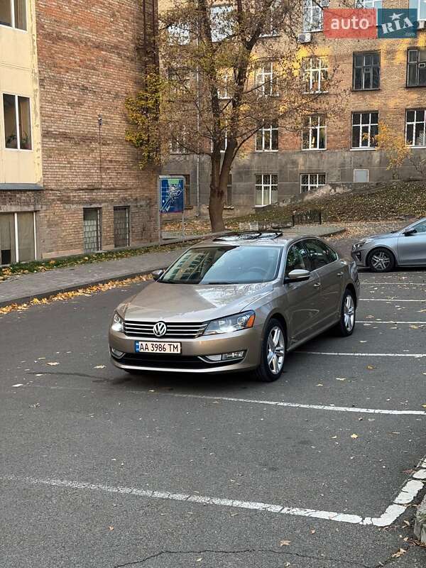 Седан Volkswagen Passat 2014 в Киеве