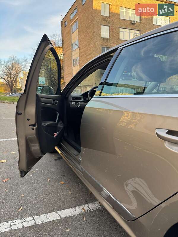 Седан Volkswagen Passat 2014 в Киеве