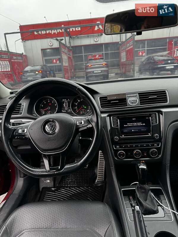 Седан Volkswagen Passat 2017 в Киеве