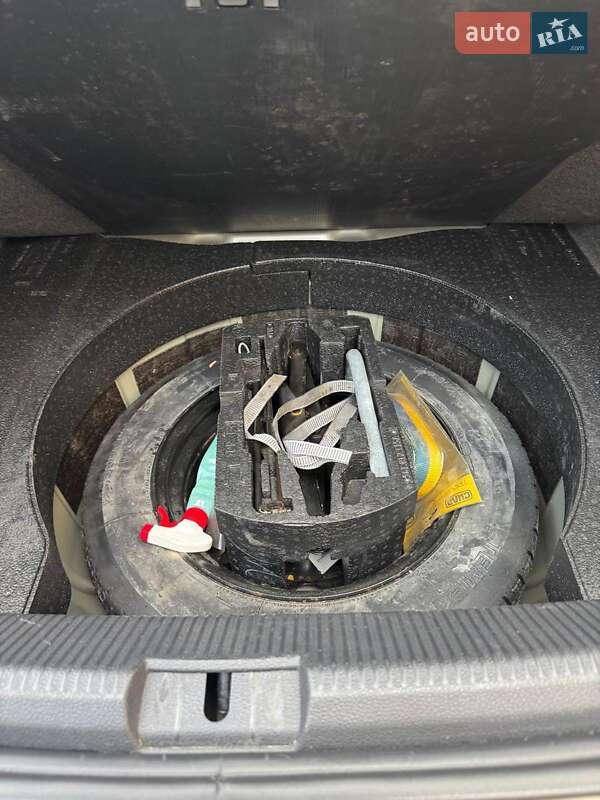 Седан Volkswagen Passat 2014 в Киеве