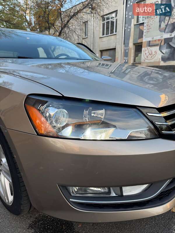 Седан Volkswagen Passat 2014 в Киеве