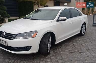 Седан Volkswagen Passat 2012 в Львові
